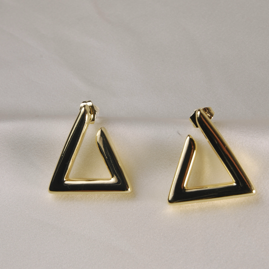 CharmCraft_66dd6d56de50cb8967c71cf1f50f5287 Gold Üçgen Küpe | Xuping - Görsel 1