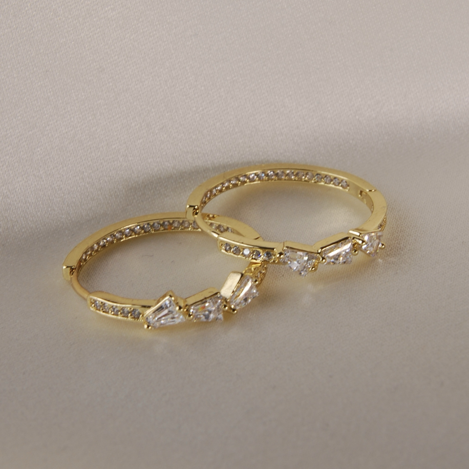 CharmCraft_d6d122b980c1d74950bc15ff6603aa7f (1) Gold Geometrik Taş Halka Küpe | Xuping - Görsel 1